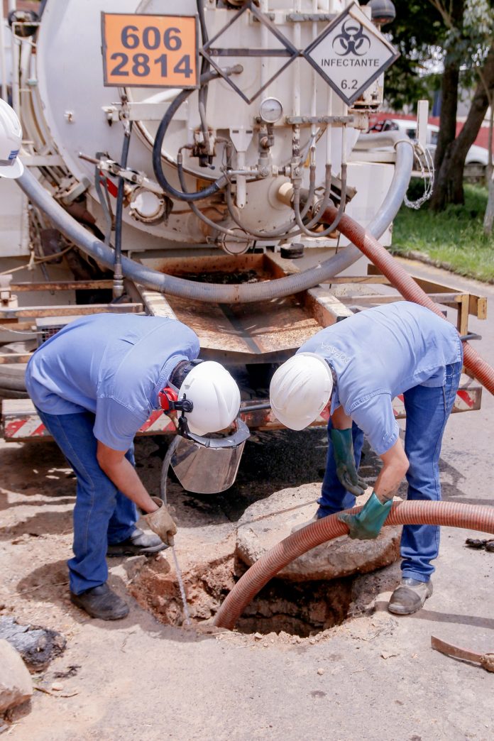 Desentupimento de esgoto laranjeiras