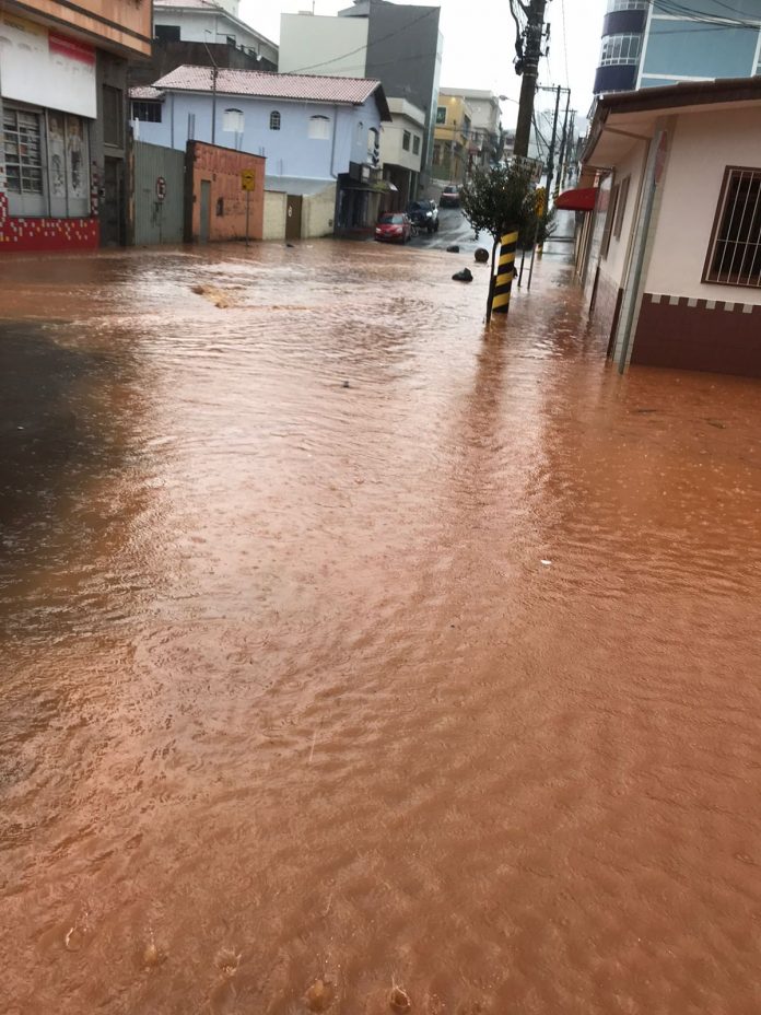 chuva em Ipuiuna